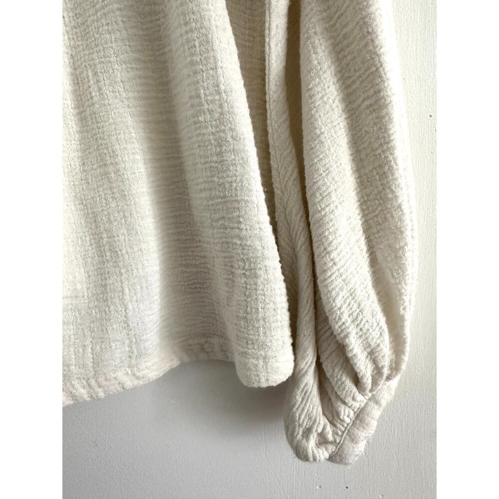 Elegant White Lace Women's Top - Picture 3 of 7